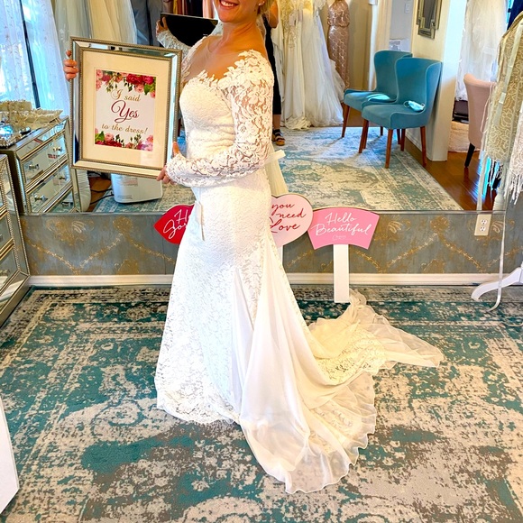 Dresses & Skirts - Size 8, Lace, Barcelona Wedding Dress